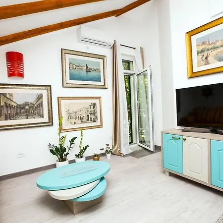 شقة Luxury Modern Two Bedroom Penthouse On The Beach سبليت