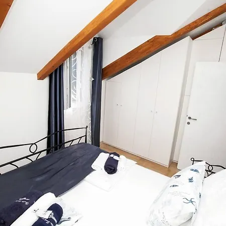 Luxury Modern Two Bedroom Penthouse On The Beach شقة سبليت